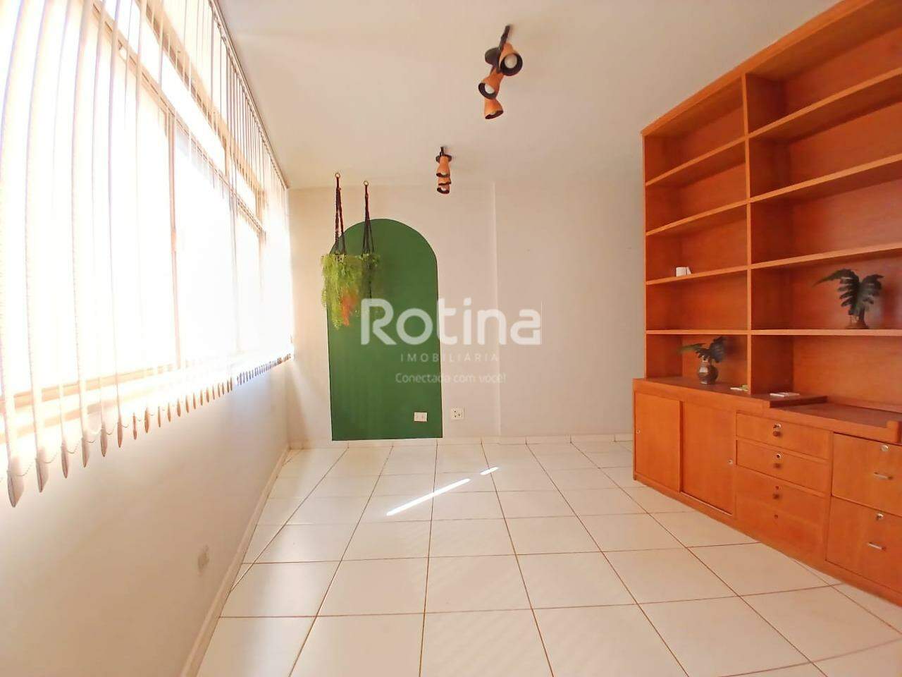 Sala para alugar, em Uberlândia no bairro Centro no valor de R$ 850,00 - Rotina Imobiliária: 