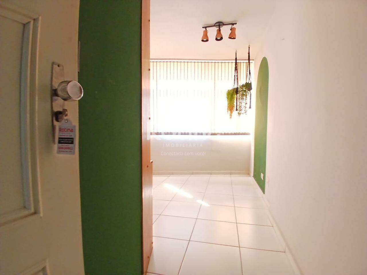 Sala para alugar, em Uberlândia no bairro Centro no valor de R$ 850,00 - Rotina Imobiliária: 