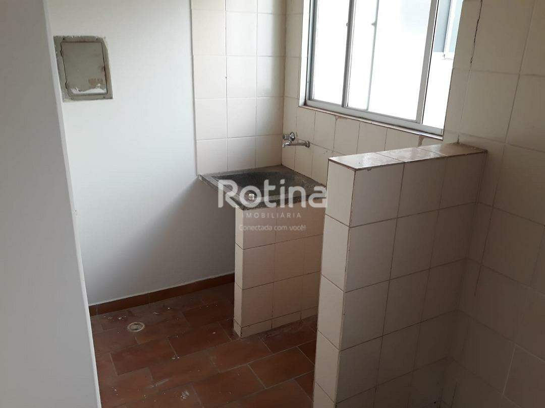 Apartamento para alugar, 2 quartos em Uberlândia no bairro Presidente Roosevelt no valor de R$ 1.200,00 - Rotina Imobiliária: 