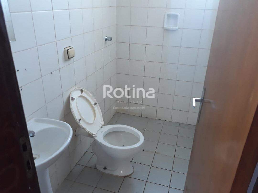 Apartamento para alugar, 2 quartos em Uberlândia no bairro Presidente Roosevelt no valor de R$ 1.200,00 - Rotina Imobiliária: 