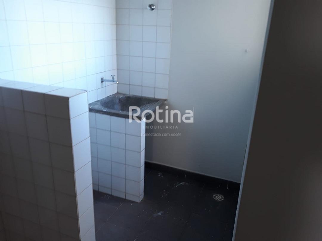 Apartamento para alugar, 2 quartos em Uberlândia no bairro Presidente Roosevelt no valor de R$ 1.000,00 - Rotina Imobiliária: 