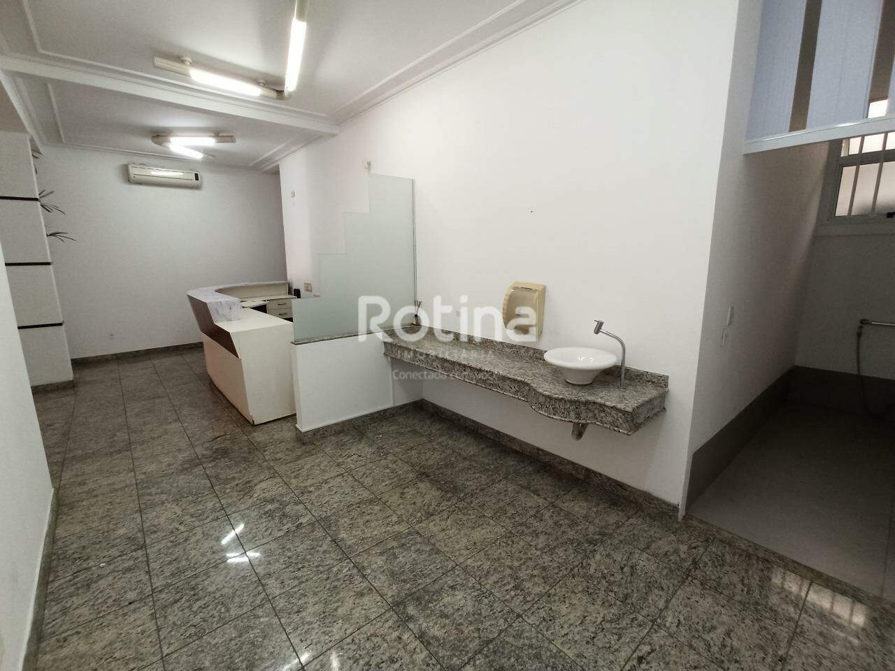 Sala para alugar, em Uberlândia no bairro Centro no valor de R$ 3.500,00 - Rotina Imobiliária: 