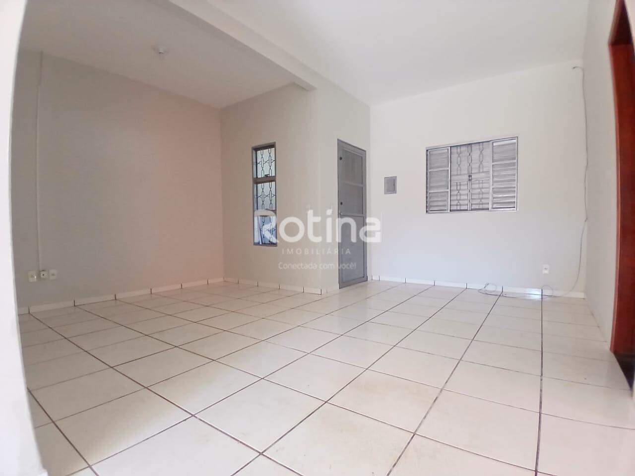 Casa para alugar, 3 quartos em Uberlândia no bairro São Jorge no valor de R$ 2.100,00 - Rotina Imobiliária: 