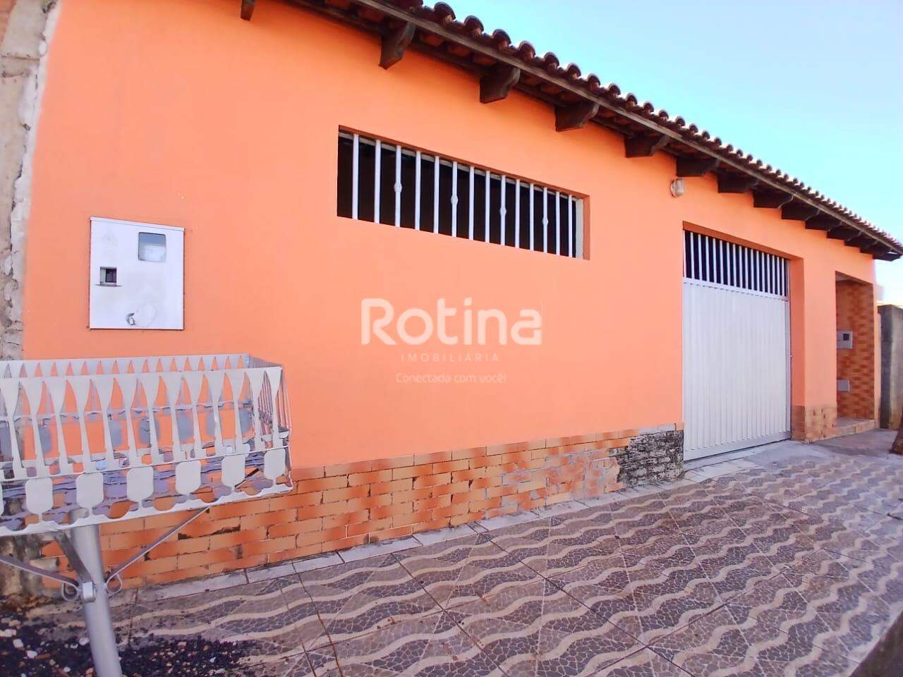 Casa para alugar, 3 quartos em Uberlândia no bairro São Jorge no valor de R$ 2.100,00 - Rotina Imobiliária: 