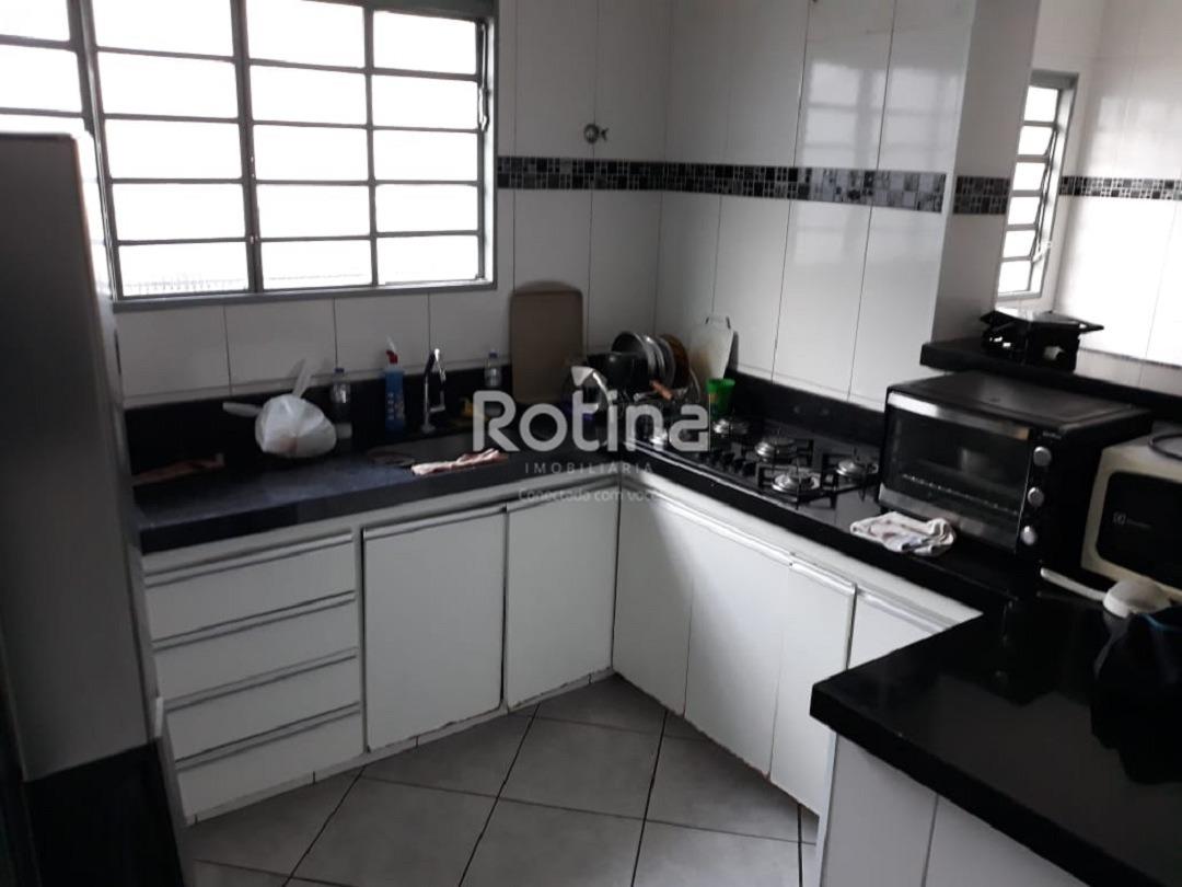 Casa para alugar, 3 quartos em Uberlândia no bairro Osvaldo Rezende no valor de R$ 5.500,00 - Rotina Imobiliária: 