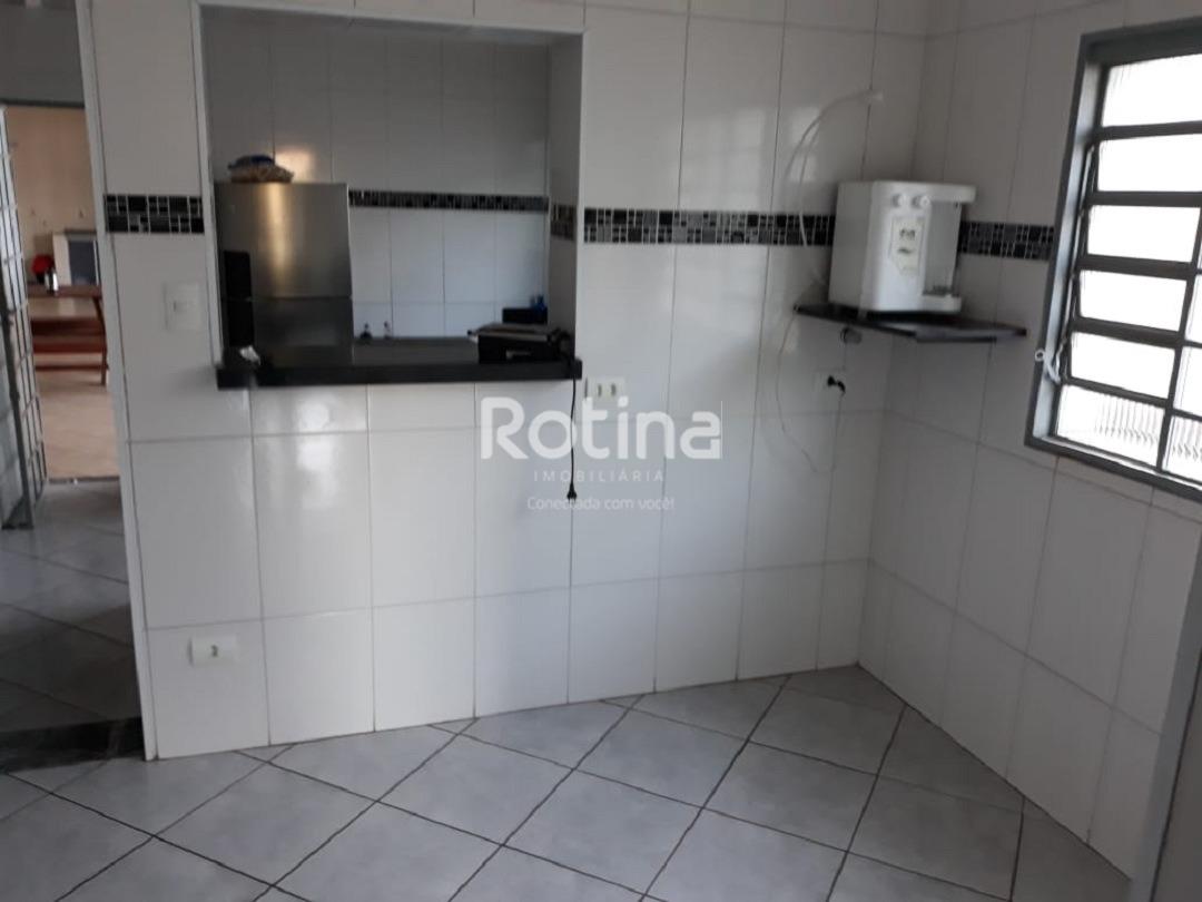 Casa para alugar, 3 quartos em Uberlândia no bairro Osvaldo Rezende no valor de R$ 5.500,00 - Rotina Imobiliária: 