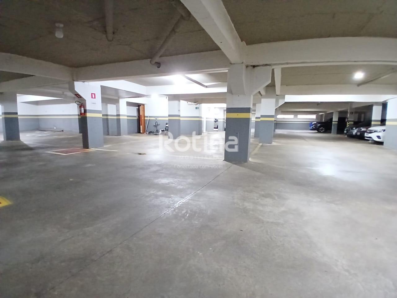 Apartamento para alugar, 3 quartos em Uberlândia no bairro Nossa Senhora Aparecida no valor de R$ 3.500,00 - Rotina Imobiliária: 