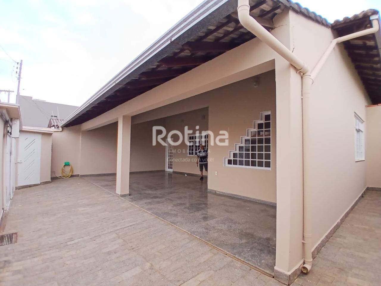 Casa para alugar, 3 quartos em Uberlândia no bairro Santa Mônica no valor de R$ 4.850,00 - Rotina Imobiliária: 