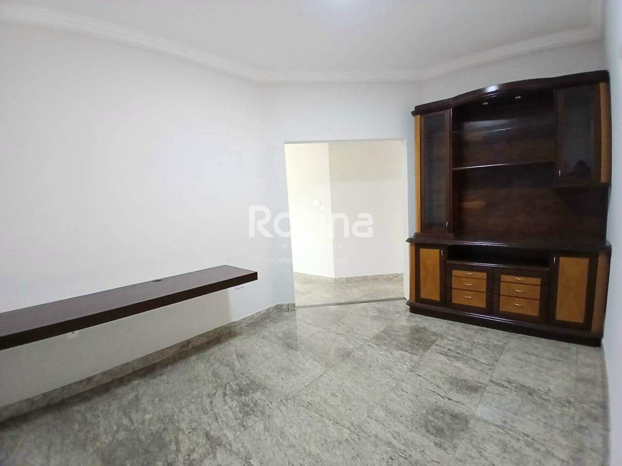 Casa para alugar, 3 quartos em Uberlândia no bairro Santa Mônica no valor de R$ 4.850,00 - Rotina Imobiliária: 