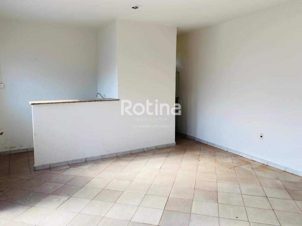 Sala para alugar, em Uberlândia no bairro Brasil no valor de R$ 550,00 - Rotina Imobiliária: 