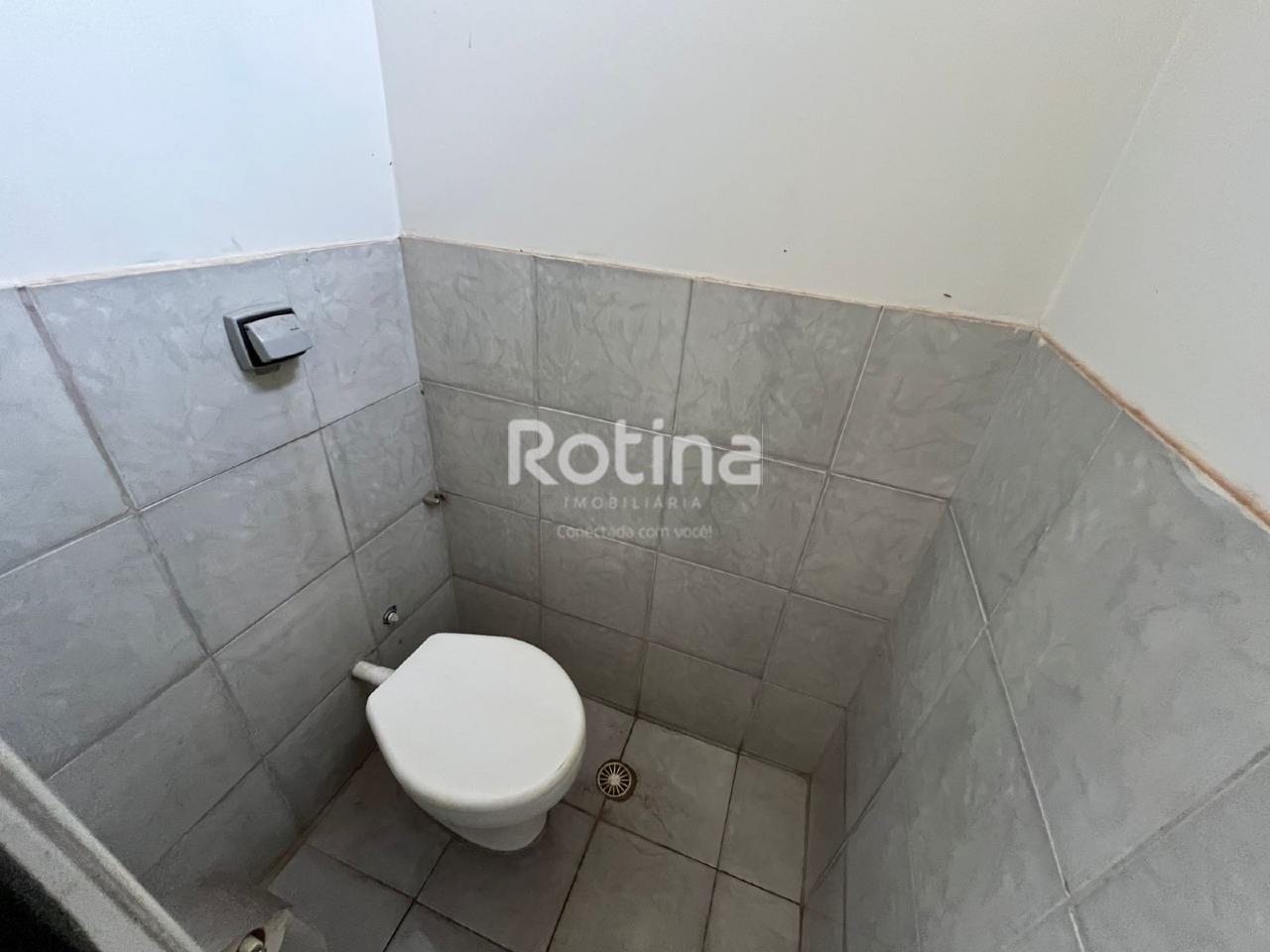 Sala para alugar, em Uberlândia no bairro Brasil no valor de R$ 500,00 - Rotina Imobiliária: 