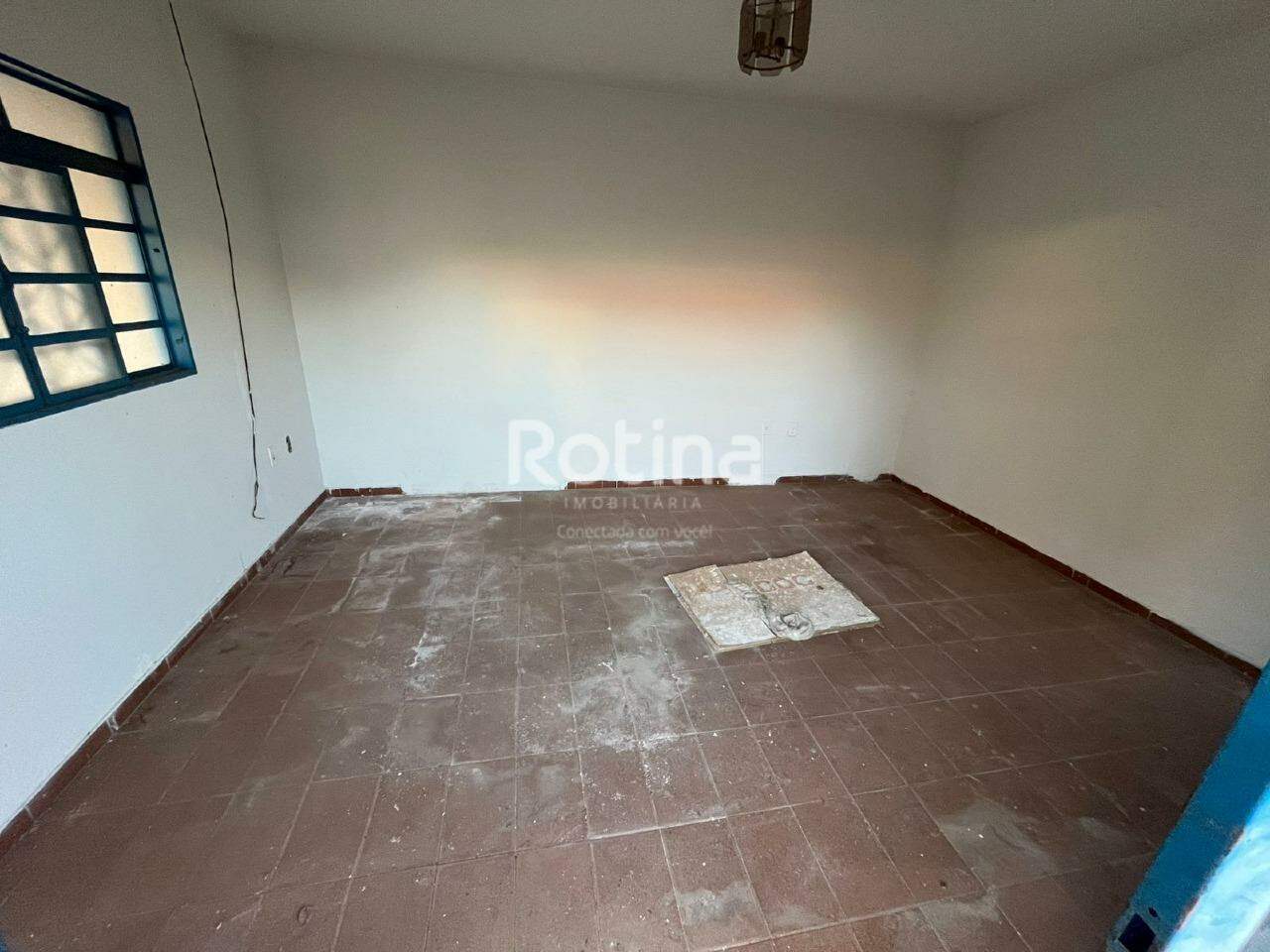 Sala para alugar, em Uberlândia no bairro Brasil no valor de R$ 550,00 - Rotina Imobiliária: 