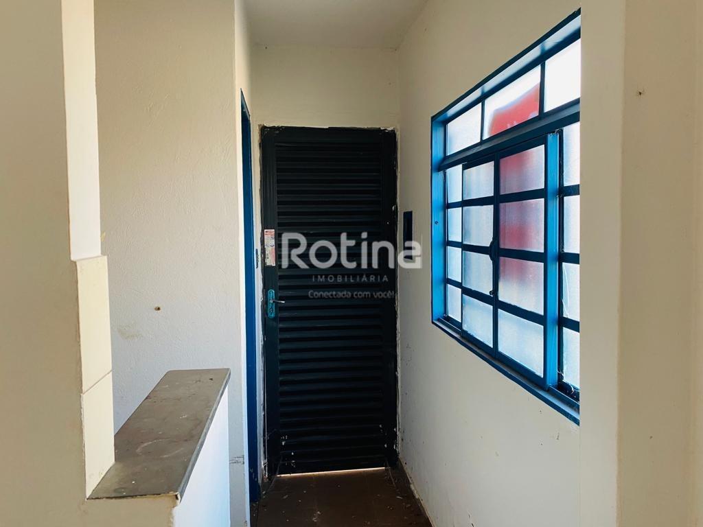 Sala para alugar, em Uberlândia no bairro Brasil no valor de R$ 500,00 - Rotina Imobiliária: 