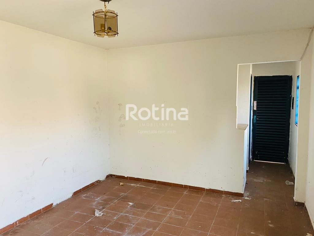 Sala para alugar, em Uberlândia no bairro Brasil no valor de R$ 500,00 - Rotina Imobiliária: 