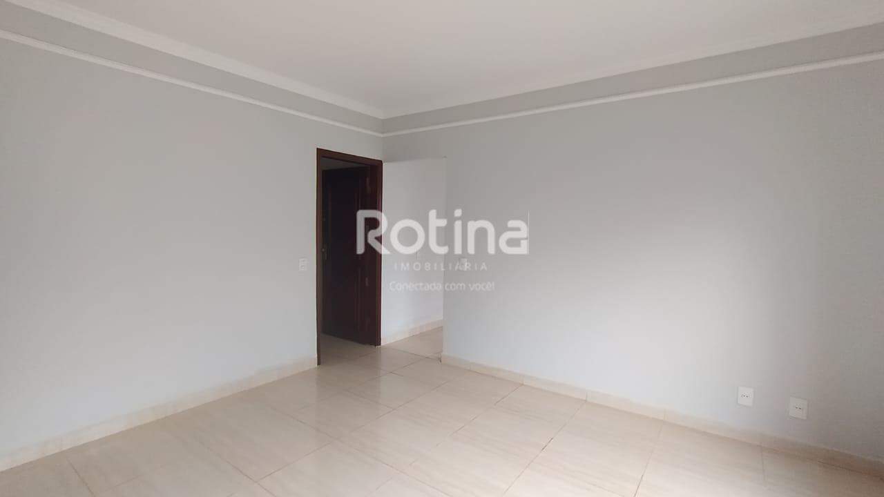 Casa para alugar, 8 quartos em Uberlândia no bairro Umuarama no valor de R$ 4.000,00 - Rotina Imobiliária: 