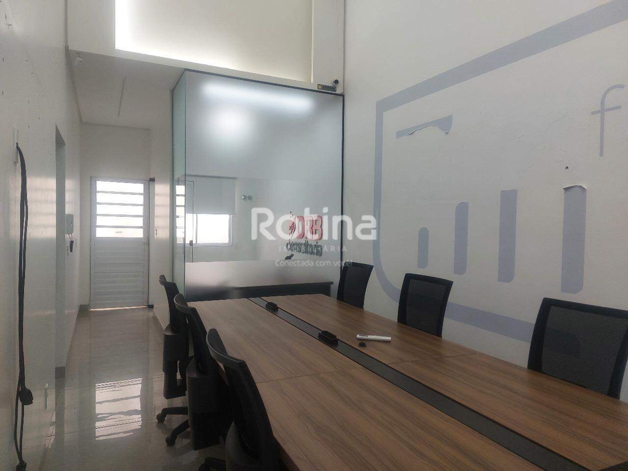 Casa Comercial para alugar, em Uberlândia no bairro Segismundo Pereira no valor de R$ 3.900,00 - Rotina Imobiliária: 