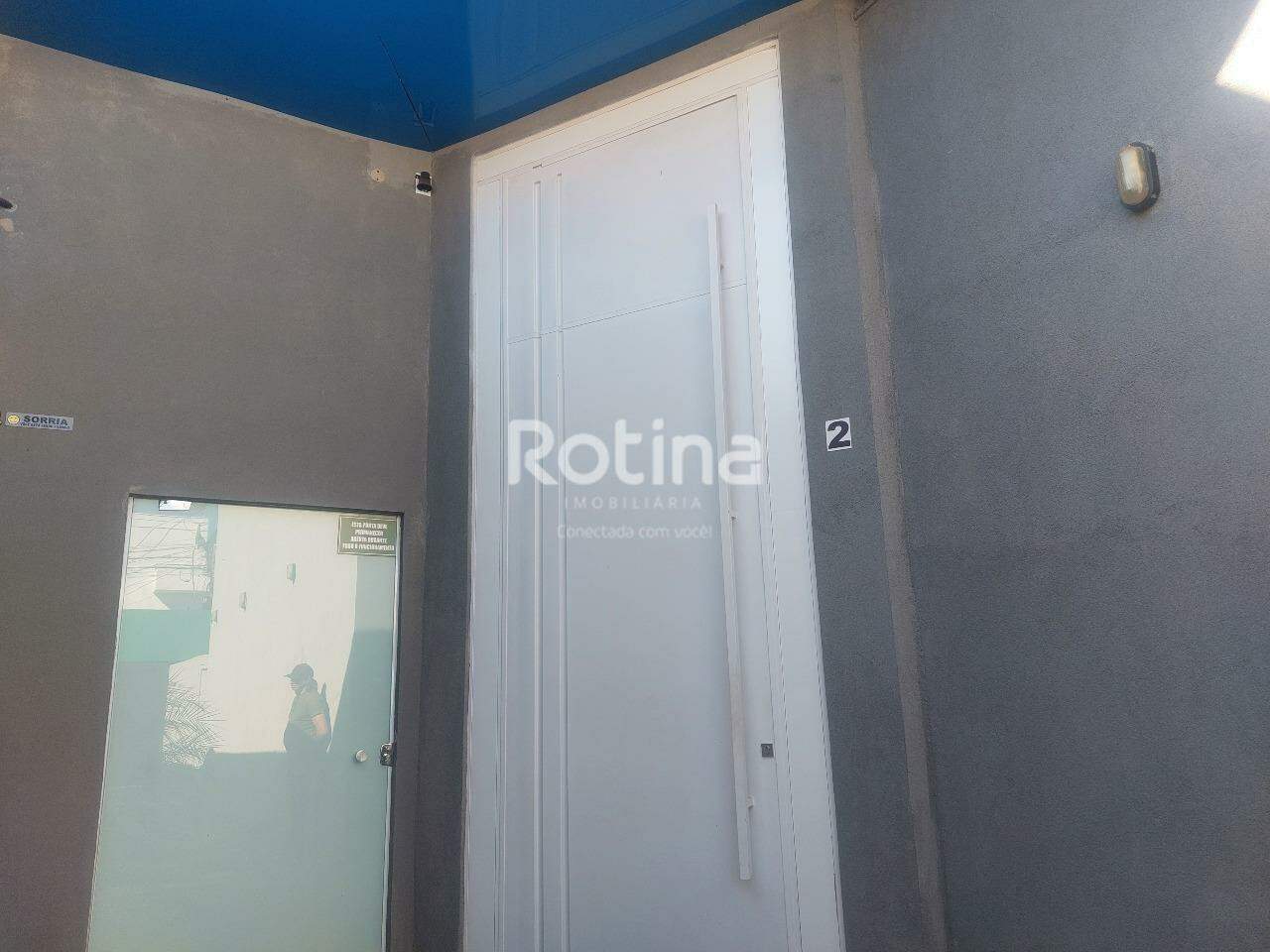 Casa Comercial para alugar, em Uberlândia no bairro Segismundo Pereira no valor de R$ 3.900,00 - Rotina Imobiliária: 