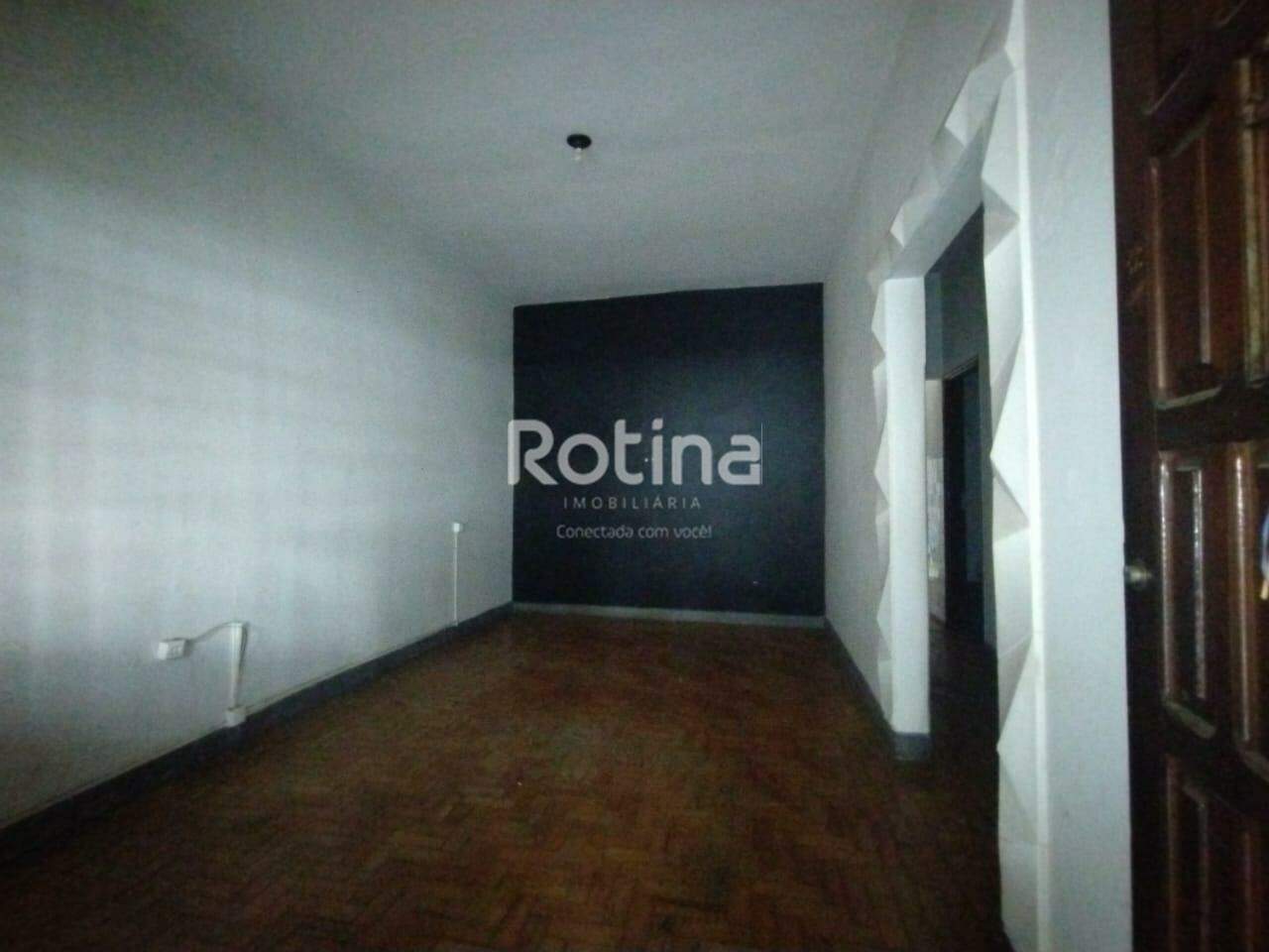 Casa para alugar, 3 quartos em Uberlândia no bairro Osvaldo Rezende no valor de R$ 1.400,00 - Rotina Imobiliária: 