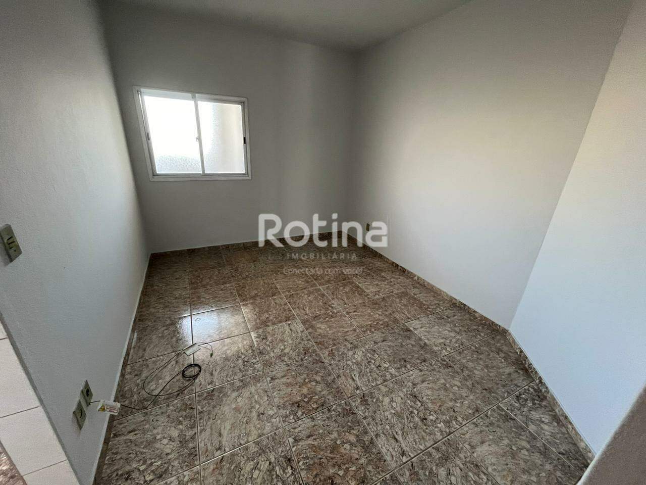 Apartamento para alugar, 3 quartos em Uberlândia no bairro Brasil no valor de R$ 1.750,00 - Rotina Imobiliária: 