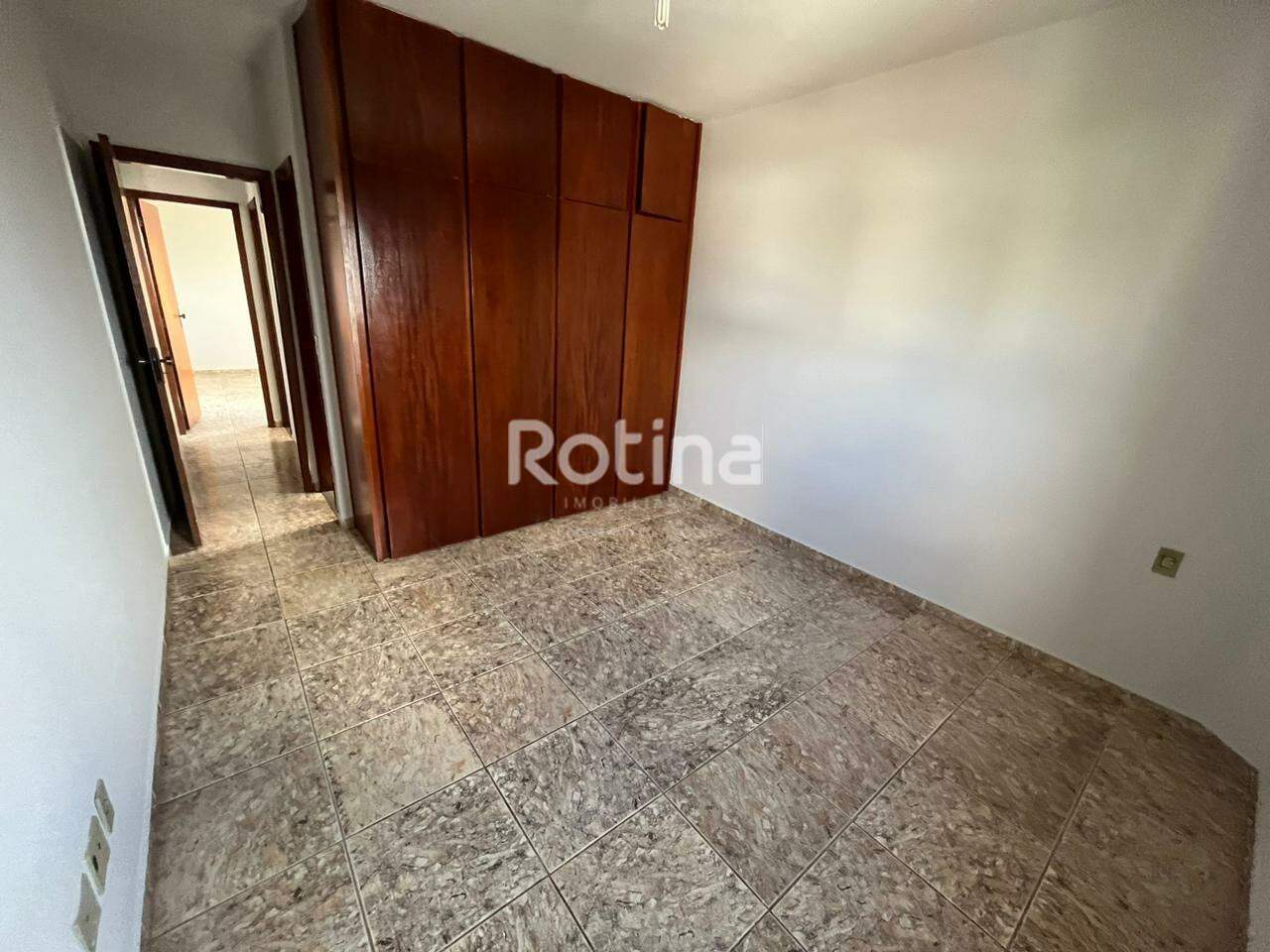 Apartamento para alugar, 3 quartos em Uberlândia no bairro Brasil no valor de R$ 1.750,00 - Rotina Imobiliária: 