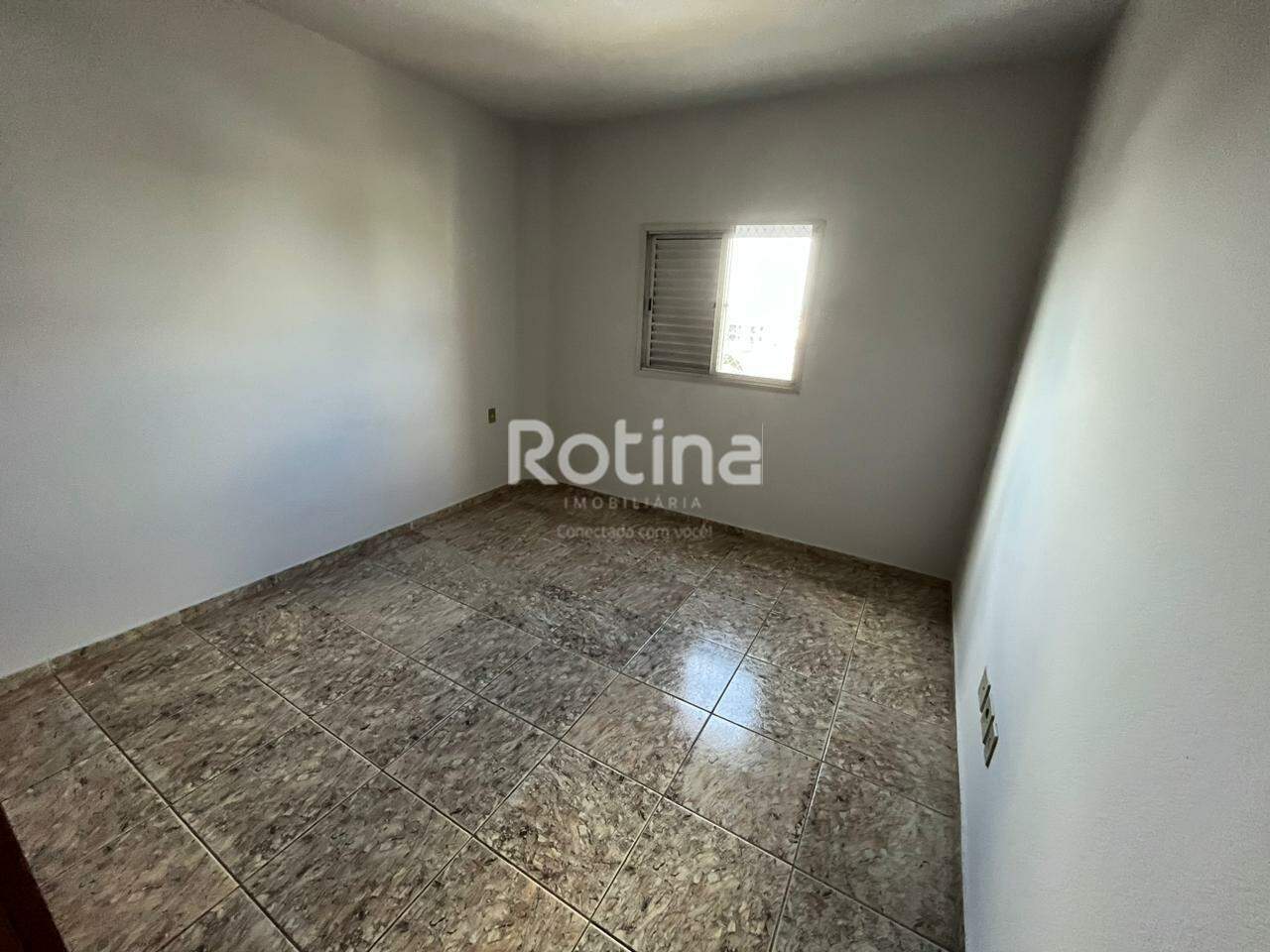 Apartamento para alugar, 3 quartos em Uberlândia no bairro Brasil no valor de R$ 1.750,00 - Rotina Imobiliária: 