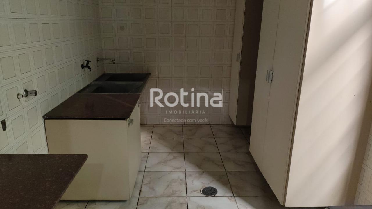 Casa para alugar, 5 quartos em Uberlândia no bairro Nossa Senhora Aparecida no valor de R$ 5.000,00 - Rotina Imobiliária: 