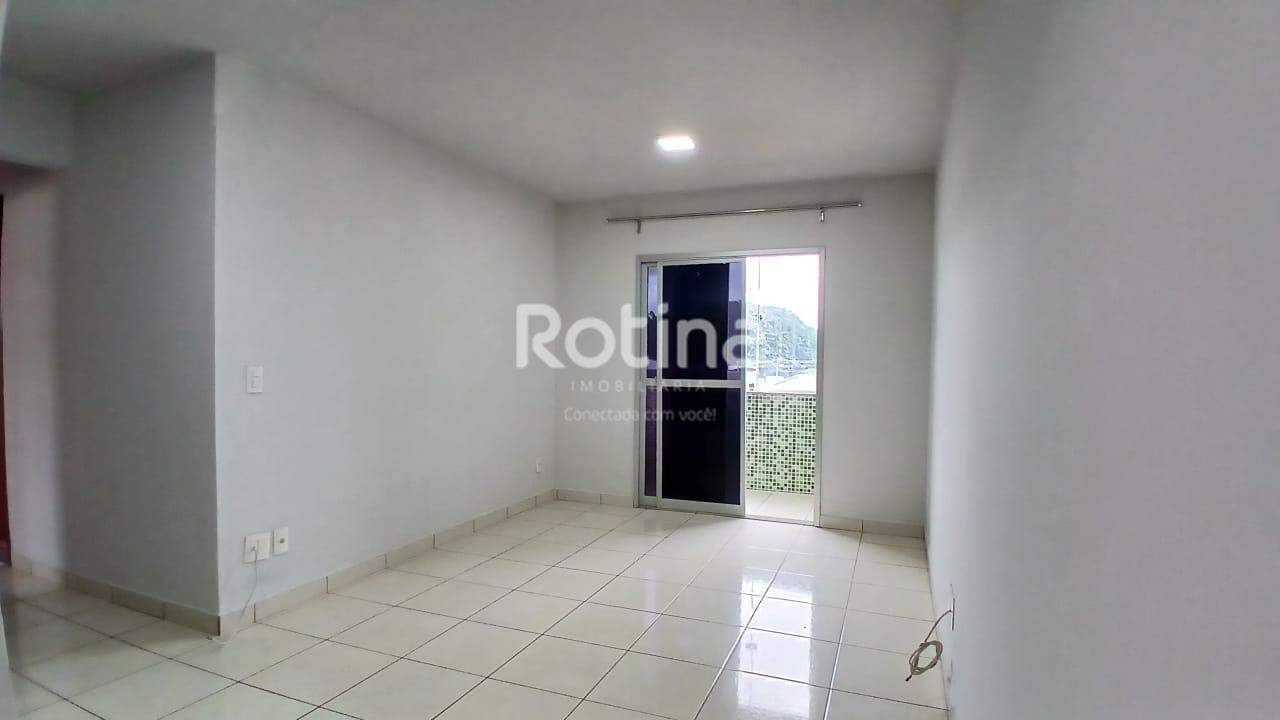 Apartamento para alugar, 3 quartos em Uberlândia no bairro Alto Umuarama no valor de R$ 1.800,00 - Rotina Imobiliária: 