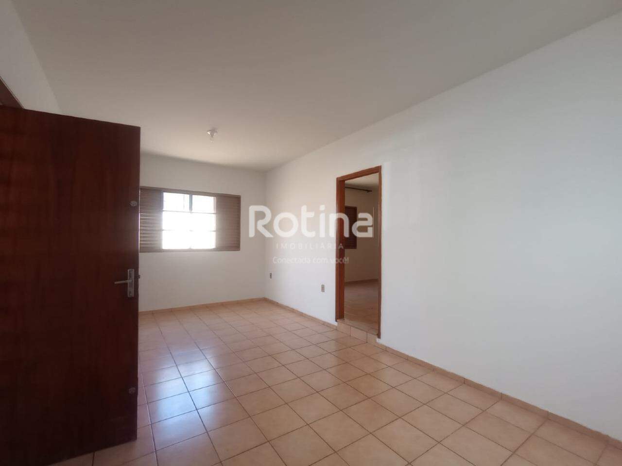 Casa para alugar, 3 quartos em Uberlândia no bairro Nossa Senhora Aparecida no valor de R$ 3.000,00 - Rotina Imobiliária: 
