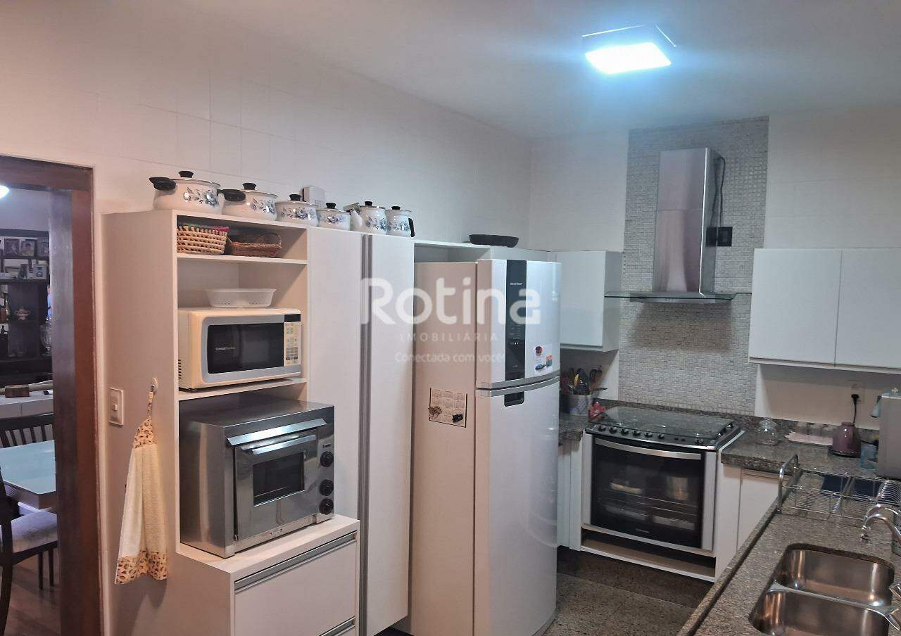 Apartamento à venda, 3 quartos em Uberlândia no bairro Osvaldo Rezende no valor de R$ 840.000,00 - Rotina Imobiliária: 