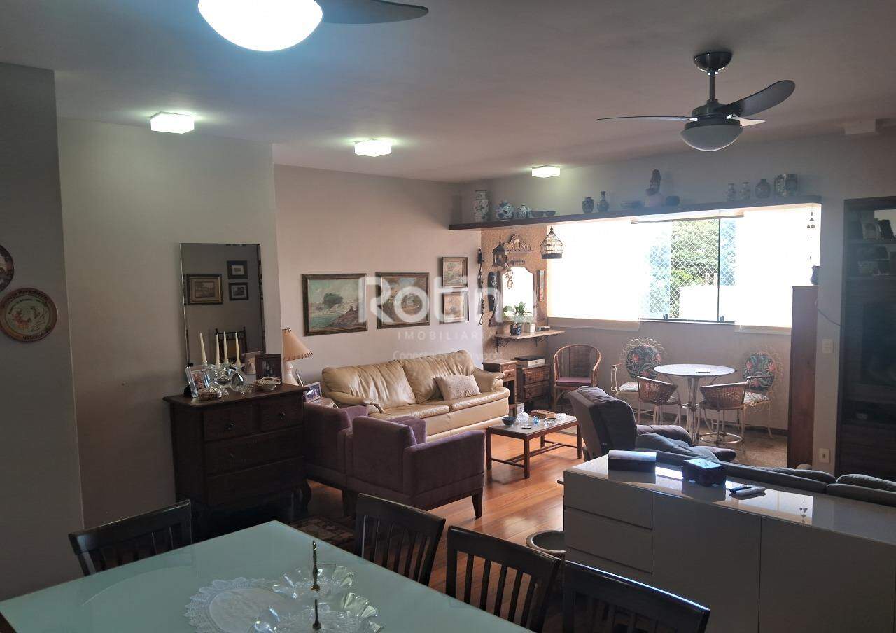 Apartamento à venda, 3 quartos em Uberlândia no bairro Osvaldo Rezende no valor de R$ 840.000,00 - Rotina Imobiliária: 