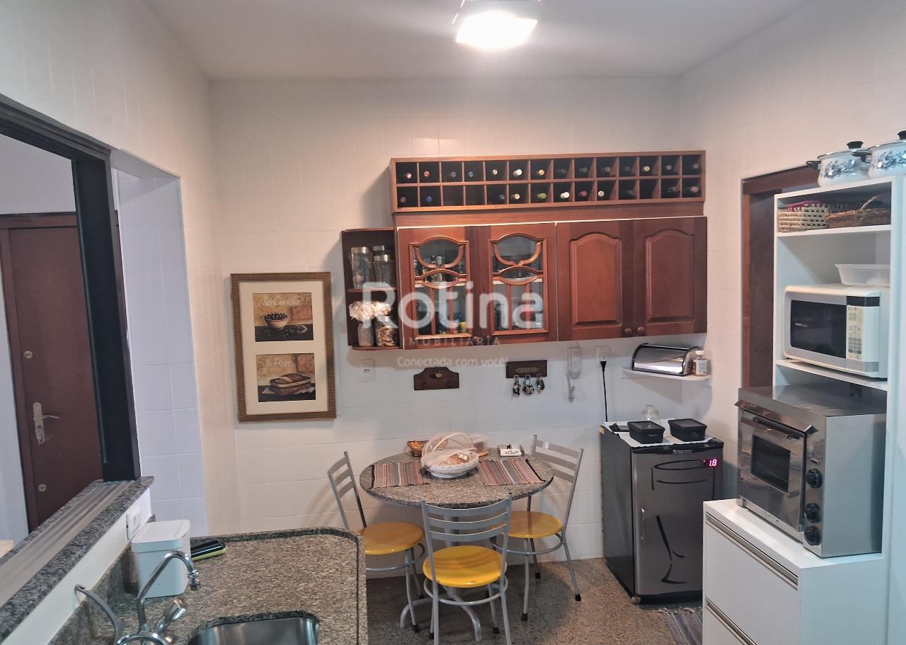 Apartamento à venda, 3 quartos em Uberlândia no bairro Osvaldo Rezende no valor de R$ 840.000,00 - Rotina Imobiliária: 