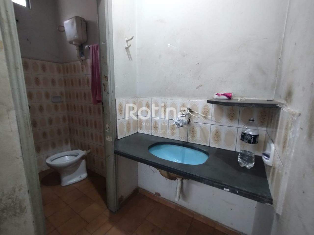 Loja para alugar, em Uberlândia no bairro Nossa Senhora Aparecida no valor de R$ 1.900,00 - Rotina Imobiliária: 