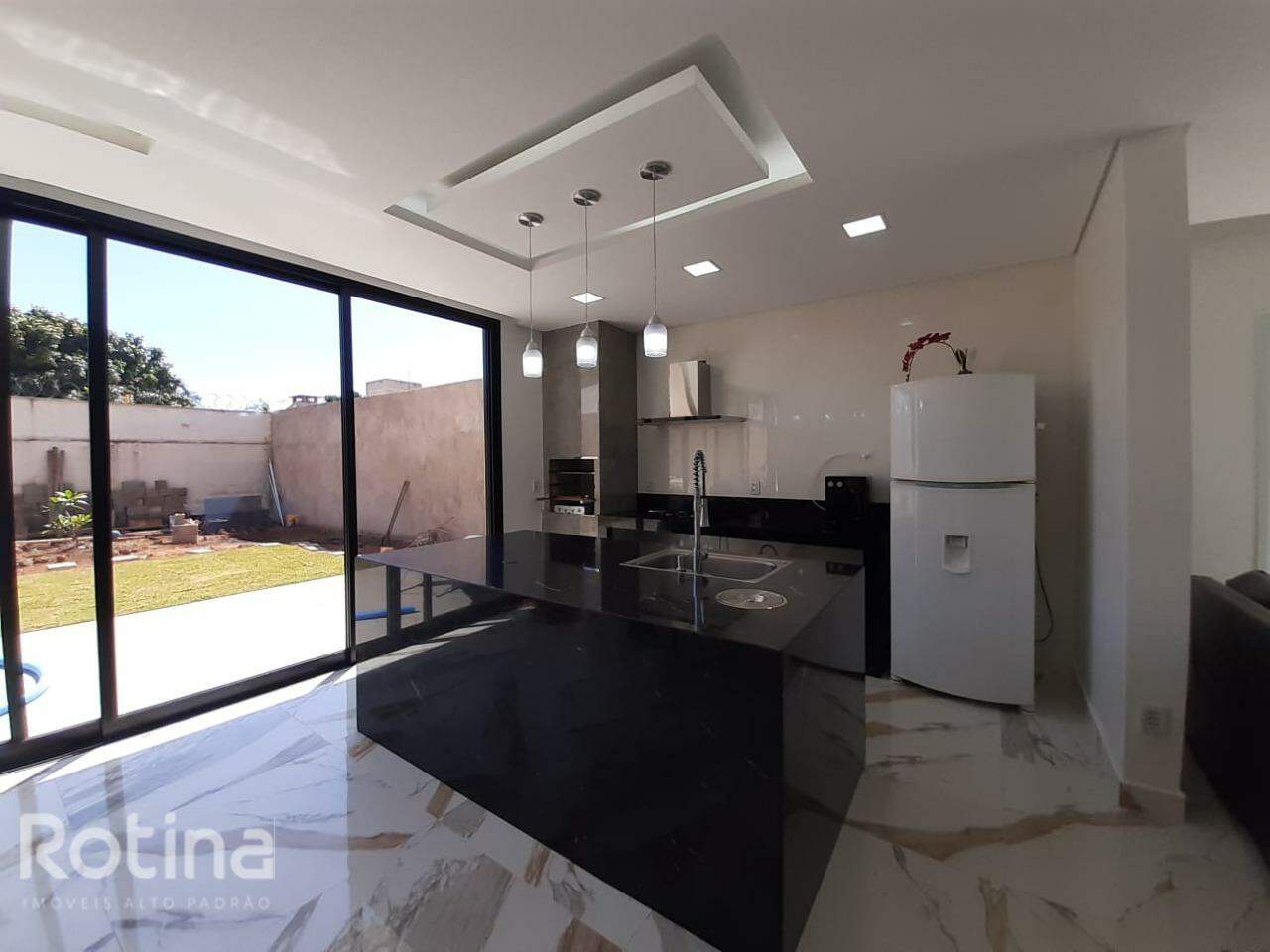Casa à venda, 3 quartos em Uberlândia no bairro Jardim Karaíba no valor de R$ 1.230.000,00 - Rotina Imobiliária: 