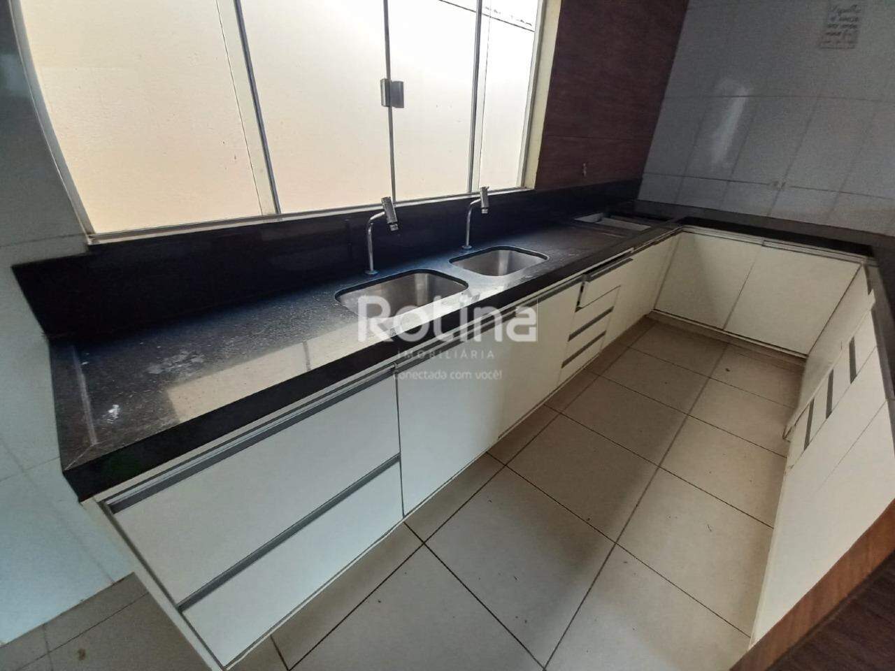 Casa para alugar, 4 quartos em Uberlândia no bairro Presidente Roosevelt no valor de R$ 2.500,00 - Rotina Imobiliária: 