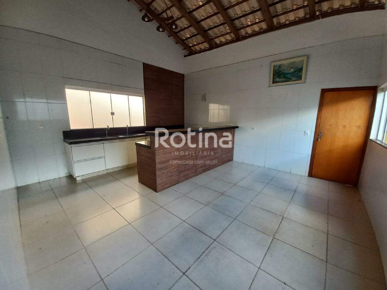 Casa para alugar, 4 quartos em Uberlândia no bairro Presidente Roosevelt no valor de R$ 2.500,00 - Rotina Imobiliária: 