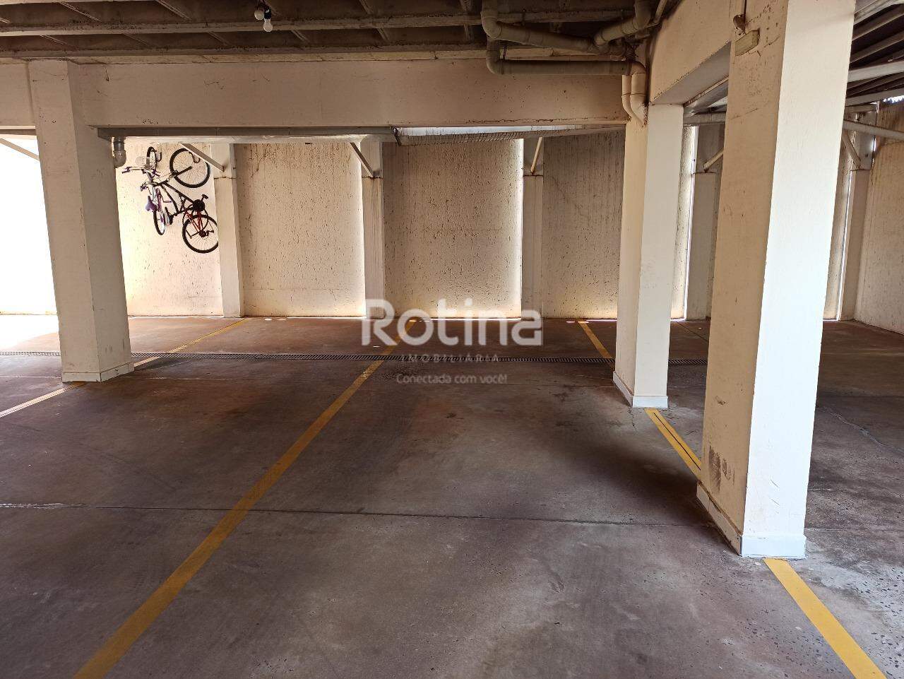 Apartamento para alugar, 2 quartos em Uberlândia no bairro Vigilato Pereira no valor de R$ 2.200,00 - Rotina Imobiliária: 