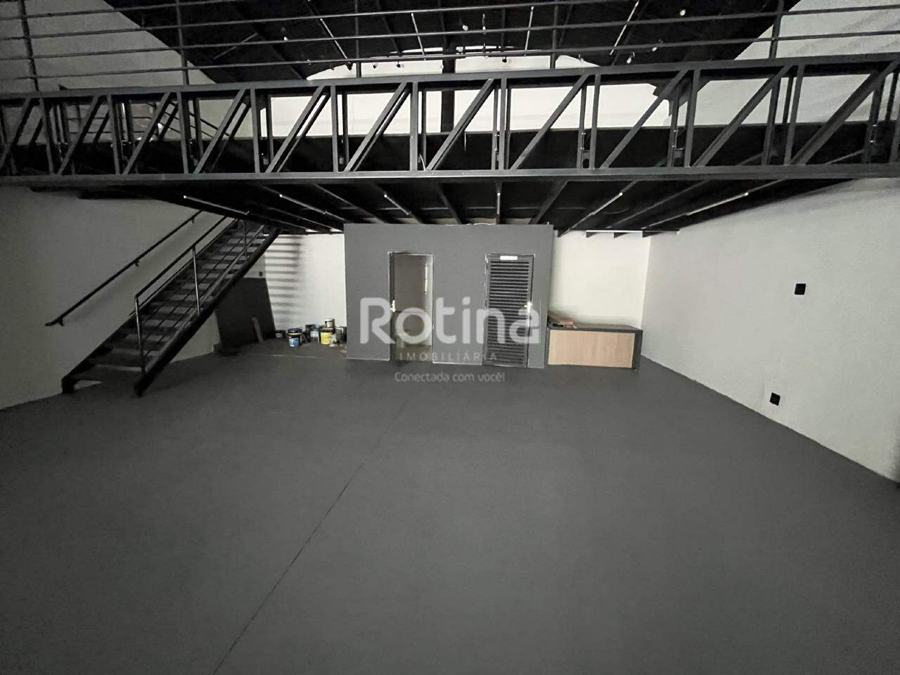 Galpão para alugar, em Uberlândia no bairro Brasil no valor de R$ 10.500,00 - Rotina Imobiliária: 