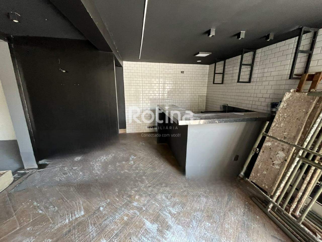 Galpão para alugar, em Uberlândia no bairro Brasil no valor de R$ 10.500,00 - Rotina Imobiliária: 