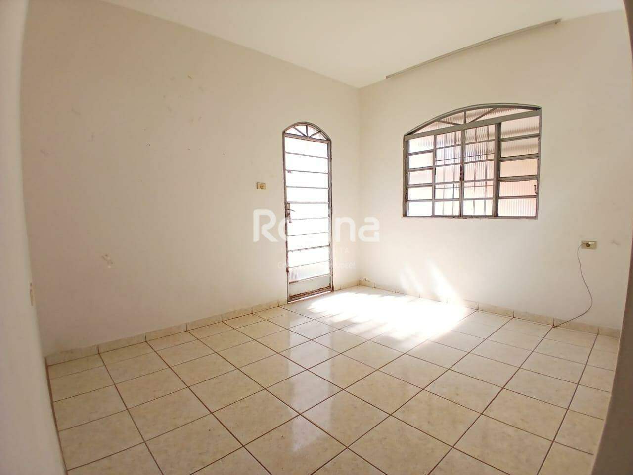 Casa para alugar, 2 quartos em Uberlândia no bairro Brasil no valor de R$ 1.200,00 - Rotina Imobiliária: 