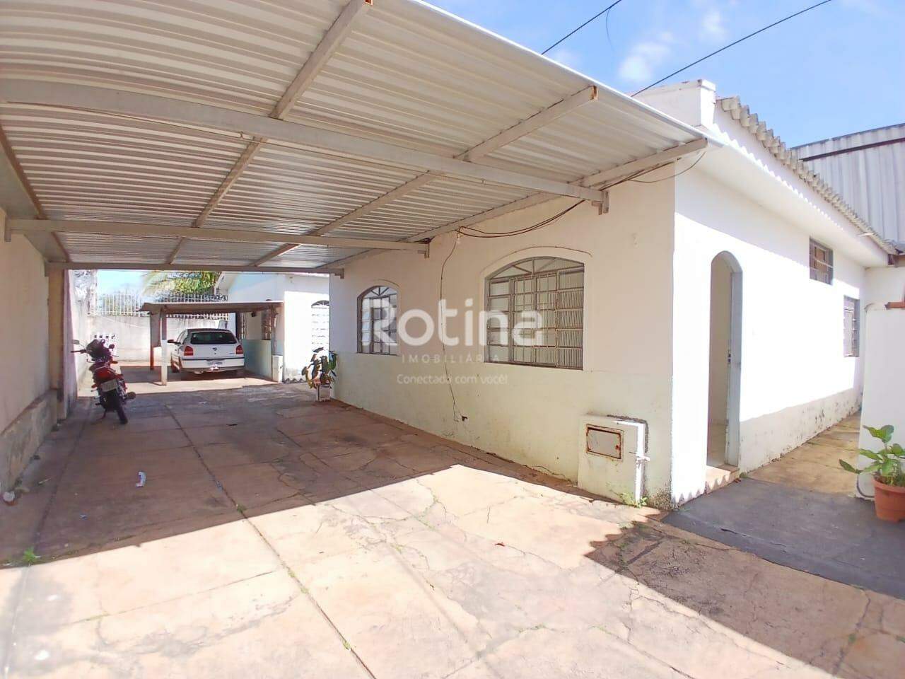 Casa para alugar, 2 quartos em Uberlândia no bairro Brasil no valor de R$ 1.200,00 - Rotina Imobiliária: 