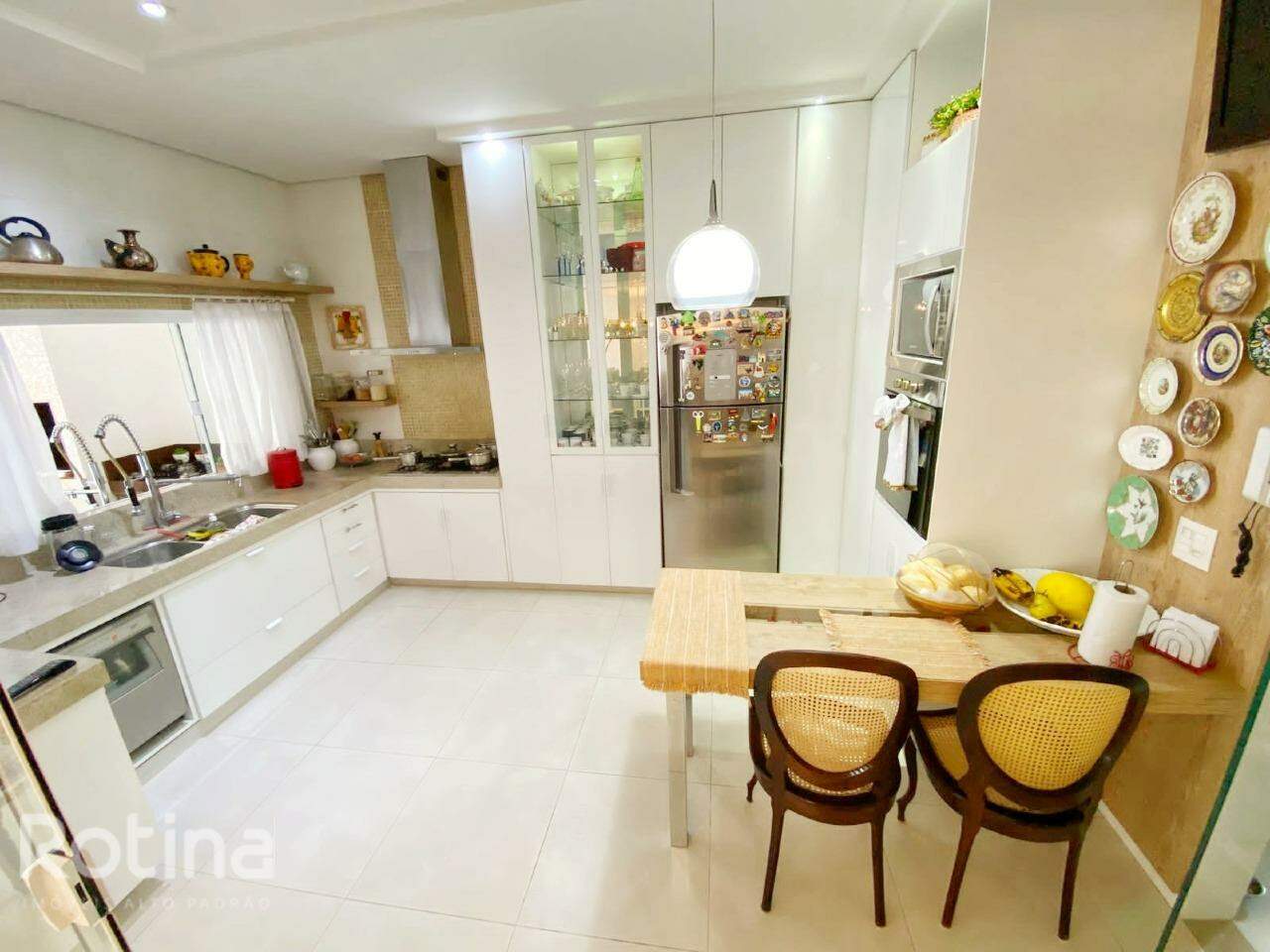 Casa à venda, 3 quartos em Uberlândia no bairro Tabajaras no valor de R$ 1.200.000,00 - Rotina Imobiliária: 