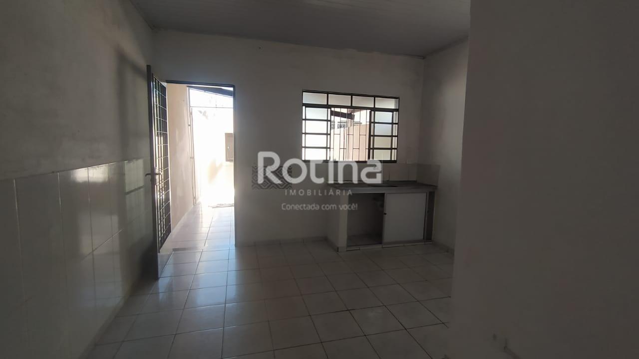 Casa para alugar, 1 quarto em Uberlândia no bairro Tibery no valor de R$ 950,00 - Rotina Imobiliária: 