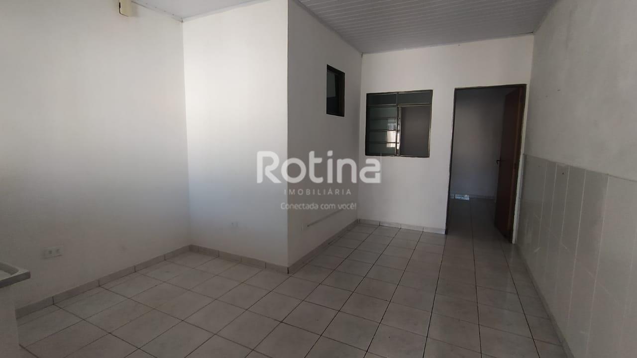 Casa para alugar, 1 quarto em Uberlândia no bairro Tibery no valor de R$ 950,00 - Rotina Imobiliária: 