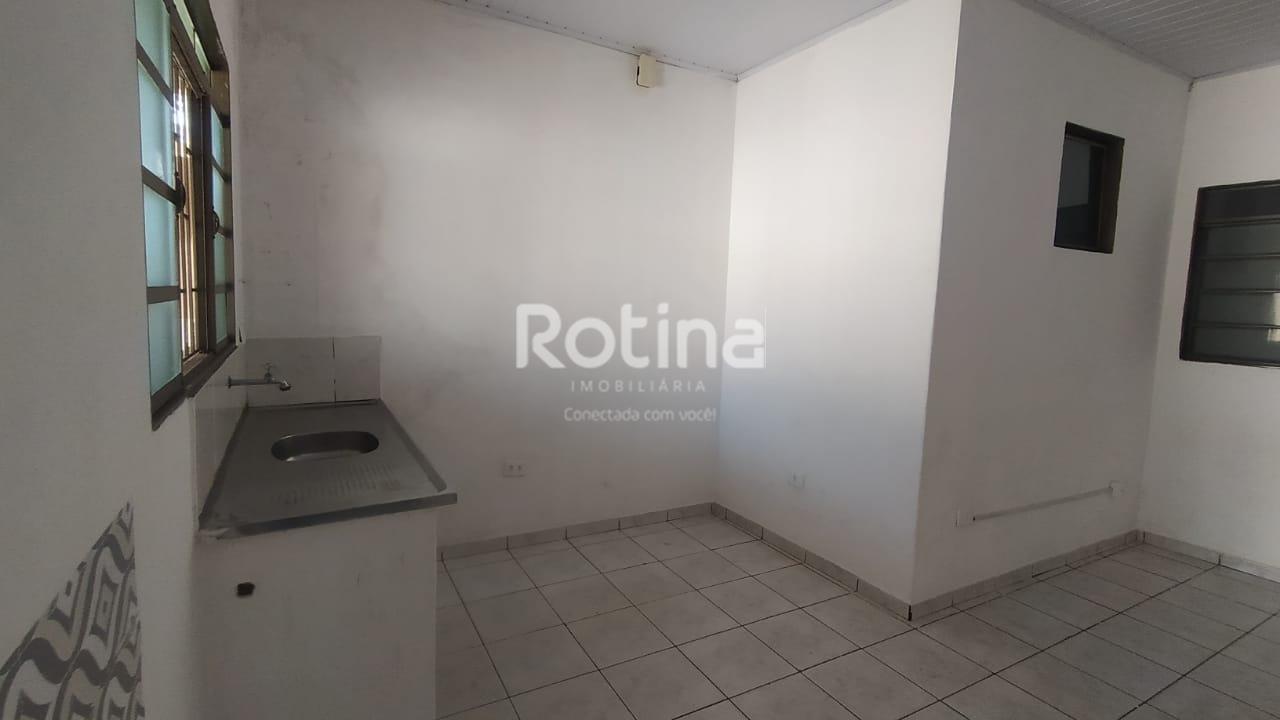 Casa para alugar, 1 quarto em Uberlândia no bairro Tibery no valor de R$ 950,00 - Rotina Imobiliária: 