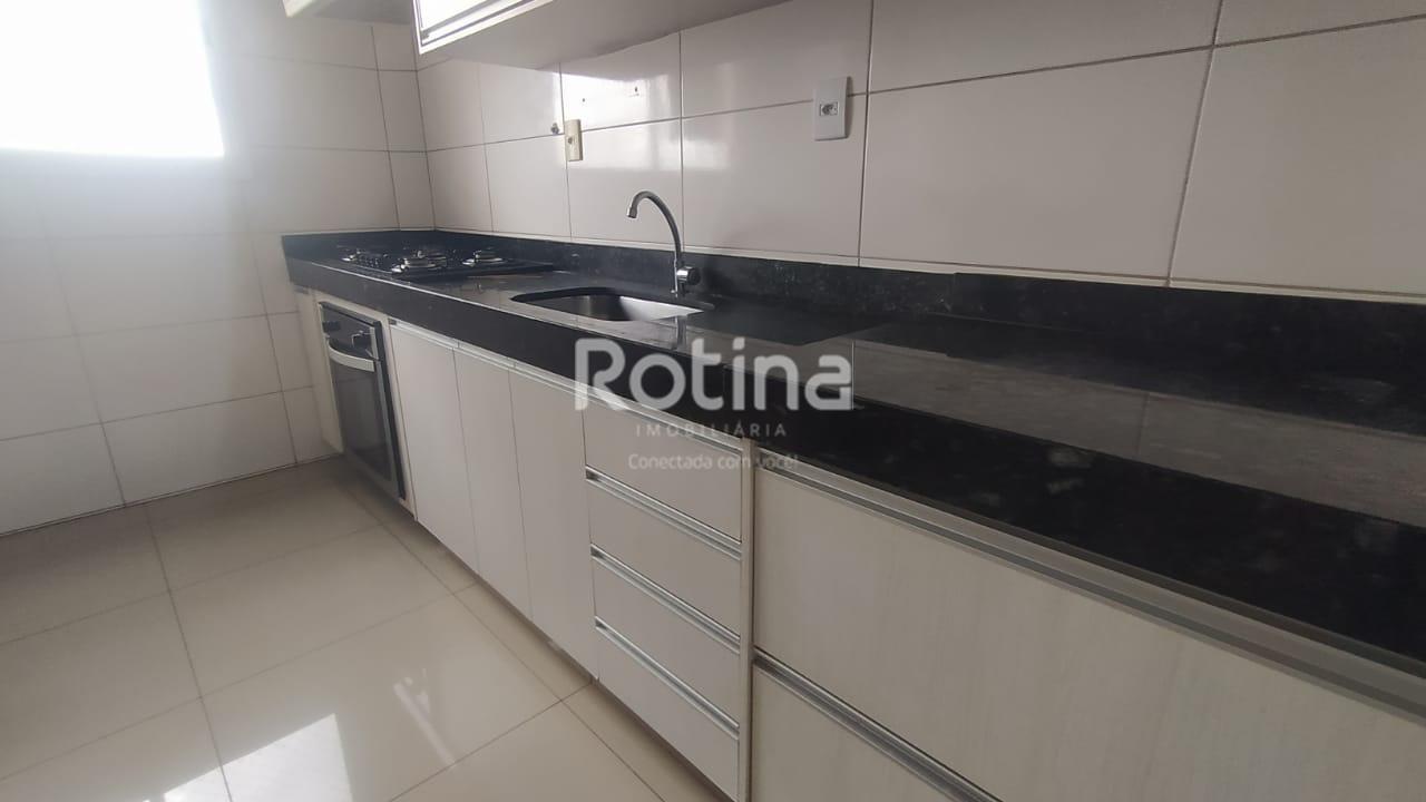 Apartamento para alugar, 3 quartos em Uberlândia no bairro Jardim Inconfidência no valor de R$ 1.800,00 - Rotina Imobiliária: 