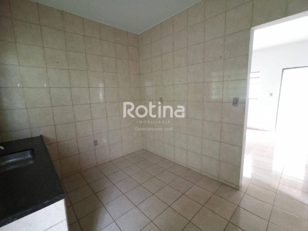 Casa para alugar, 2 quartos em Uberlândia no bairro Custódio Pereira no valor de R$ 1.100,00 - Rotina Imobiliária: 
