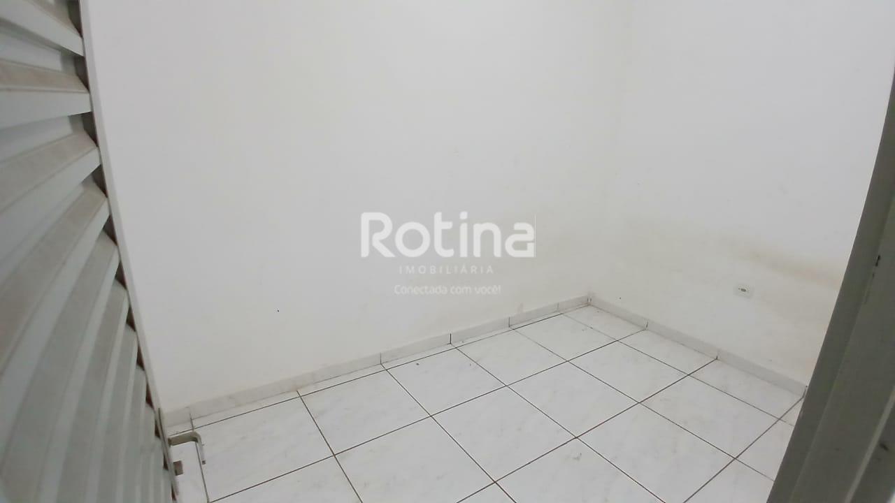 Casa para alugar, 3 quartos em Uberlândia no bairro Santa Rosa no valor de R$ 900,00 - Rotina Imobiliária: 
