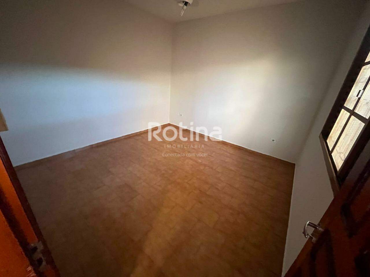 Casa para alugar, 3 quartos em Uberlândia no bairro Centro no valor de R$ 2.200,00 - Rotina Imobiliária: 