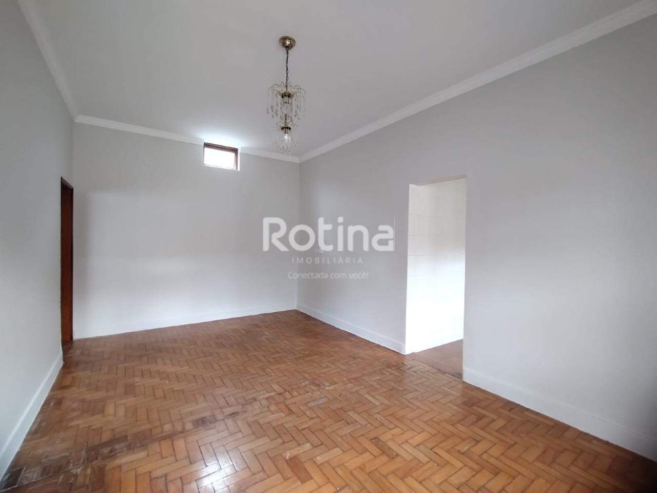 Casa para alugar, 3 quartos em Uberlândia no bairro Nossa Senhora Aparecida no valor de R$ 2.200,00 - Rotina Imobiliária: 