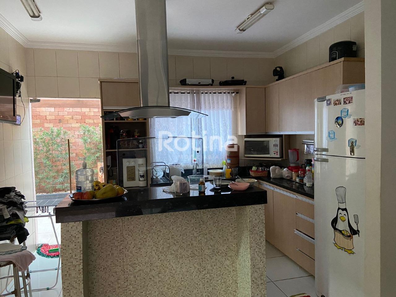 Casa à venda, 3 quartos em Uberlândia no bairro Minas Gerais no valor de R$ 650.000,00 - Rotina Imobiliária: 